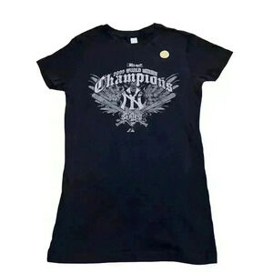 Vintage Yankees 2009 World Series Champions Womens T Shirt Derek Jeter Y2K